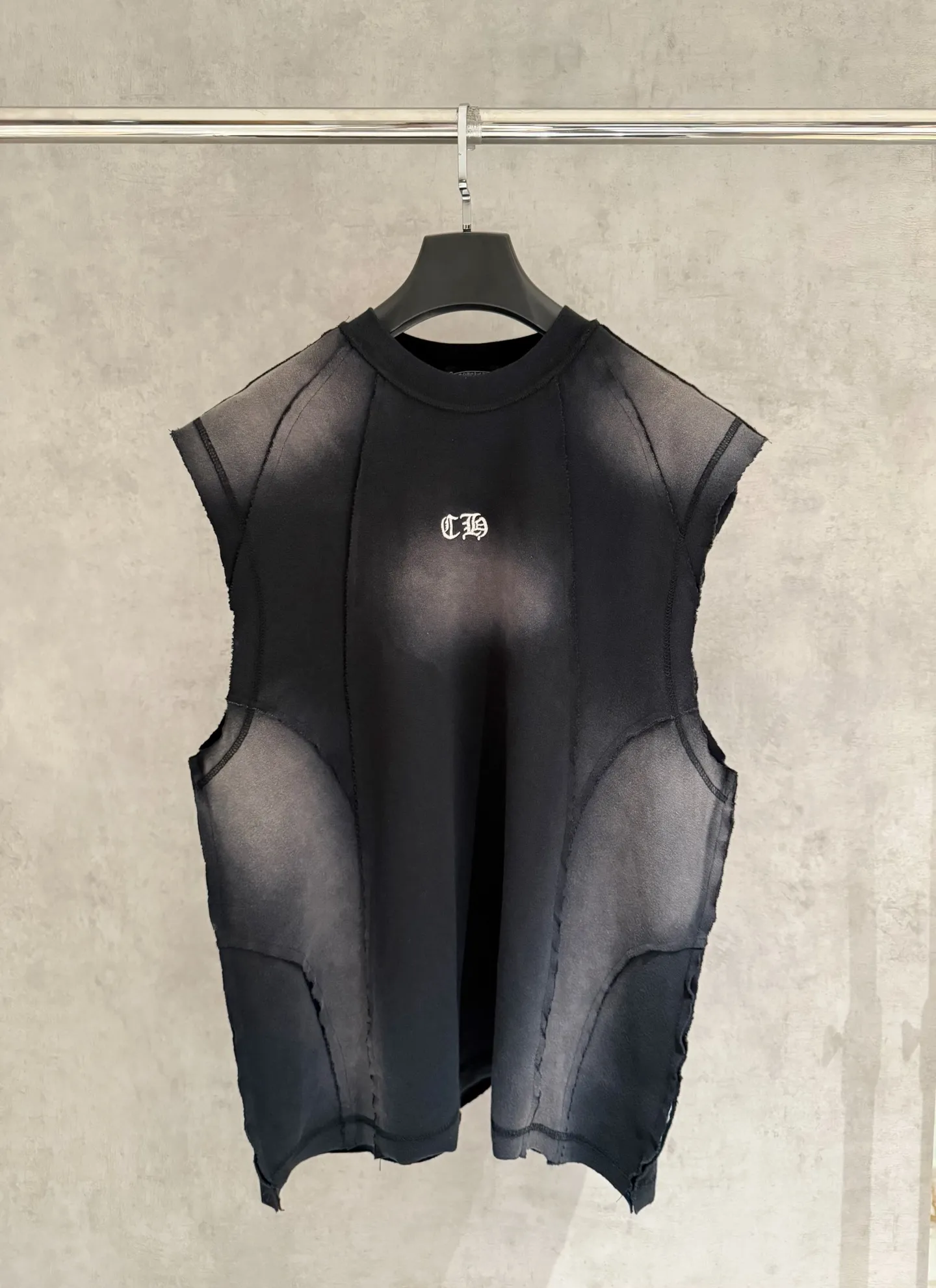 🅿️200 [Strict quality control] CH Crow Heart Sleeveless Round Neck T-shirt 320g heavy-duty composite fabric The upper body is wide and stylish Ice-feeling experience on the inside Waist side splicing tailoring Spray horse slip plus burning process The oversize version highlights the trendy design Size: L-4XL